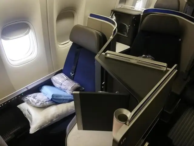 United Airlines oferă pături pentru zborurile internaționale?