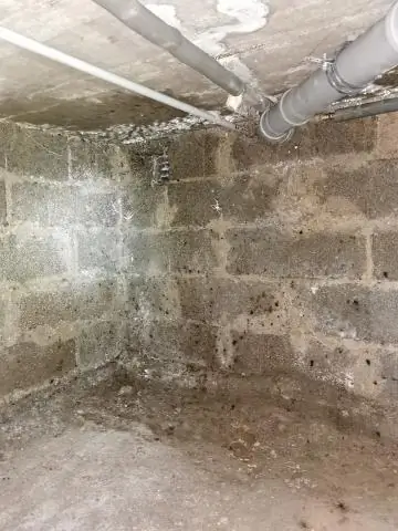 Mas mura ba ang crawl space kaysa sa slab?