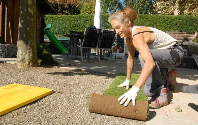 Hoe maak jy beton met die hand troffel af?