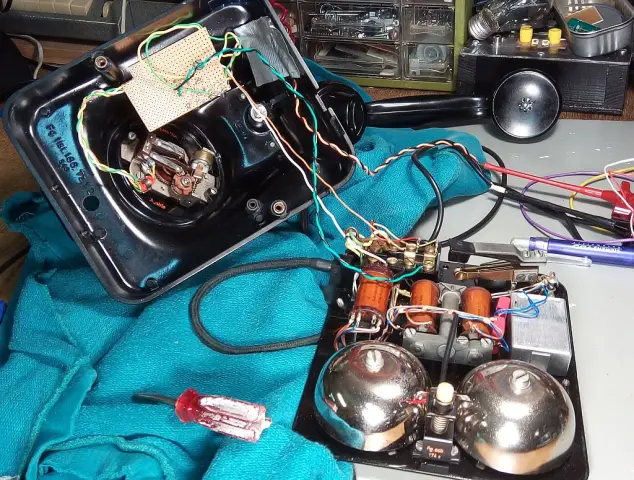 Apa yang dimaksud dengan duty cycle pada multivibrator astabil?